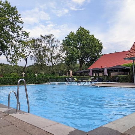 Sfeervol Chaletje In Een Rustige Bosrijke Omgeving Diessen Exteriér fotografie