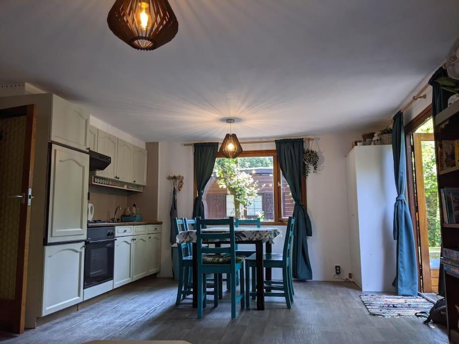 Sfeervol Chaletje In Een Rustige Bosrijke Omgeving Diessen Exteriér fotografie